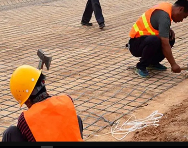 geogrid/geotextile anchor